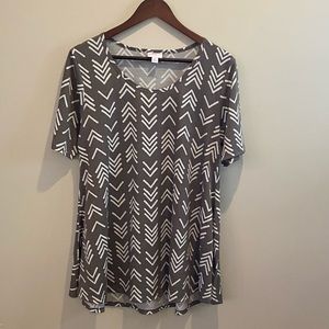 LuLaRoe Perfect Tee- Womens size Medium- dark gray/taupe with white arrows